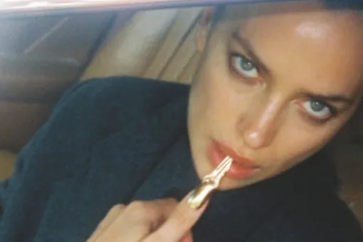 Ирина Шейк в кружевном белье и кроп-топе снялась в лесу Ирина Шейк в кружевном белье и кроп-топе снялась в лесу