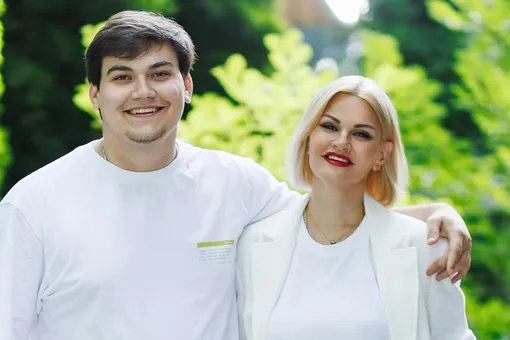 «Мы безумно любим тебя»: сын и вдова Михаила Круга почтили память певца в 24-ю годовщину его убийства «Мы безумно любим тебя»: сын и вдова Михаила Круга почтили память певца в 24-ю годовщину его убийства