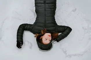 Пуховик так уже не носят! 4 ошибки с верхней одеждой, которые в сезоне 2022/2023 выдают плохой вкус Пуховик так уже не носят! 4 ошибки с верхней одеждой, которые в сезоне 2022/2023 выдают плохой вкус