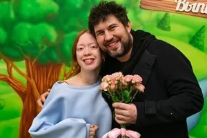 «Душил меня во время беременности. Угрожал, что вырежет ребенка»: жена Бари Алибасова-младшего рассказала о браке с ним