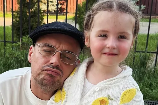Тина играет в теннис: Гуф показал редкие фото и видео с дочерью от бывшей жены Тина играет в теннис: Гуф показал редкие фото и видео с дочерью от бывшей жены