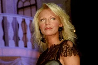 Наталья Ветлицкая раскритиковала Россию, приехав на родину впервые за два года Наталья Ветлицкая раскритиковала Россию, приехав на родину впервые за два года