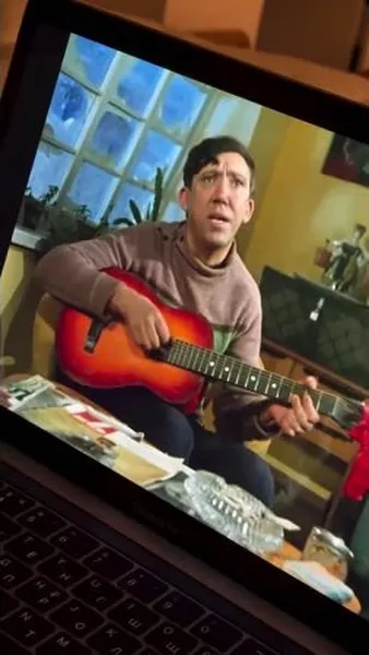 Нажми и смотри