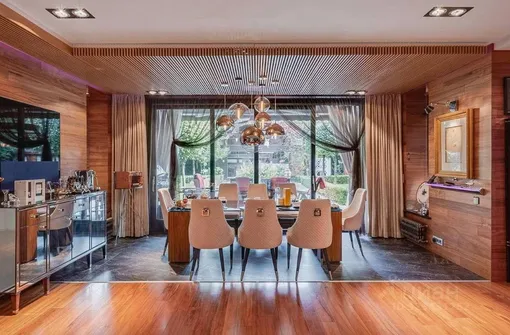 Дмитрий Дибров запросил за особняк 570 млн рублей Дмитрий Дибров запросил за особняк 570 млн рублей