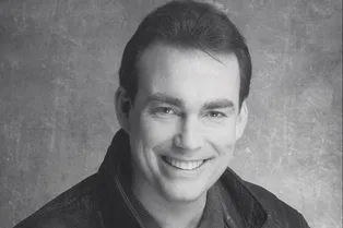 Скоропостижно скончался актер, комик и телеведущий Джон Малруни