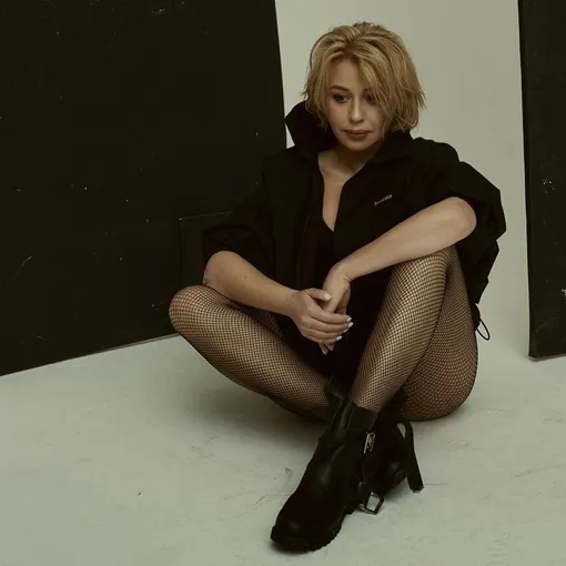 Алена Апина гордится отличной фигурой и не стесняется ее демонстрировать Алена Апина гордится отличной фигурой и не стесняется ее демонстрировать