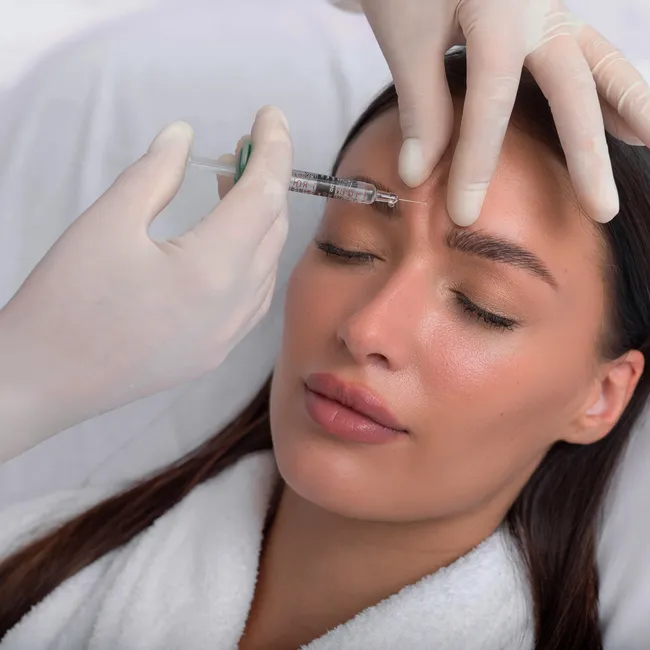 В каких случаях популярные косметологические процедуры могут изуродовать лицо: объясняет пластический хирург