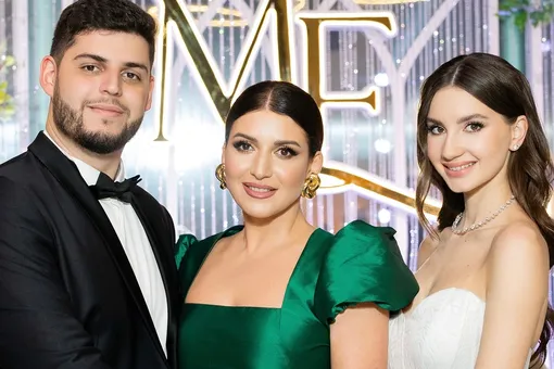 «Моя невестка родила!»: певица Жасмин объявила, что впервые стала бабушкой