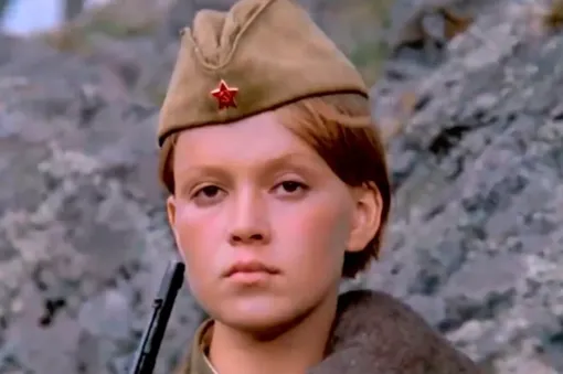 Ирина Шевчук в роли командира отделения Риты Осяниной в фильме «...А зори здесь тихие» Ирина Шевчук в роли командира отделения Риты Осяниной в фильме «...А зори здесь тихие»