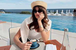 Соломенная шляпка 2.0: так выглядит самый модный головной убор лета-2026