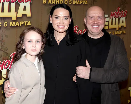 Екатерина Леви с дочерью и Сергей Бурунов