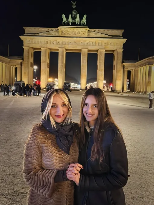 Кристина Орбакайте с дочерью Клавдией в Берлине. Январь 2026 года Кристина Орбакайте с дочерью Клавдией в Берлине. Январь 2026 года