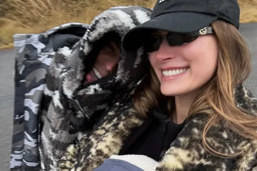 Хейли Бибер показала роскошное кольцо, сделанное в честь рождения первенца Хейли Бибер показала роскошное кольцо, сделанное в честь рождения первенца