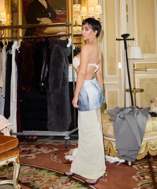 Ким Кардашьян показала фигуру