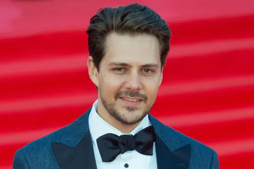 «Я маню взглядом девушек»: Милош Бикович показал завораживающее видео «Я маню взглядом девушек»: Милош Бикович показал завораживающее видео