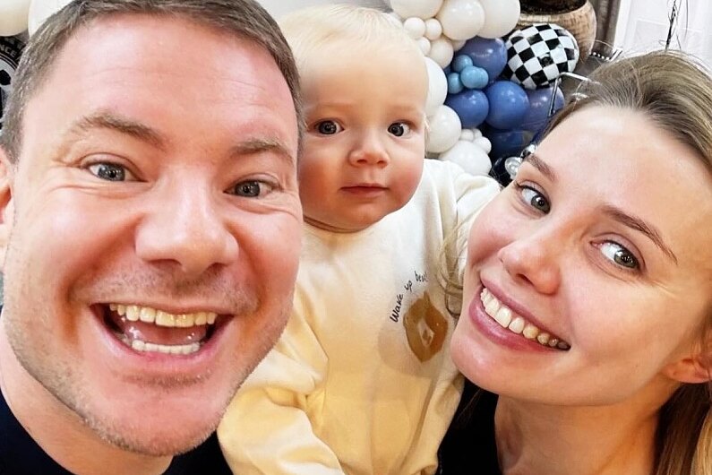 DJ Smash впервые показал лицо годовалого сына