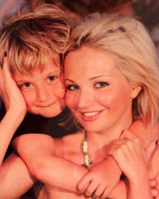 Певица со старшим сыном Ильей Певица со старшим сыном Ильей