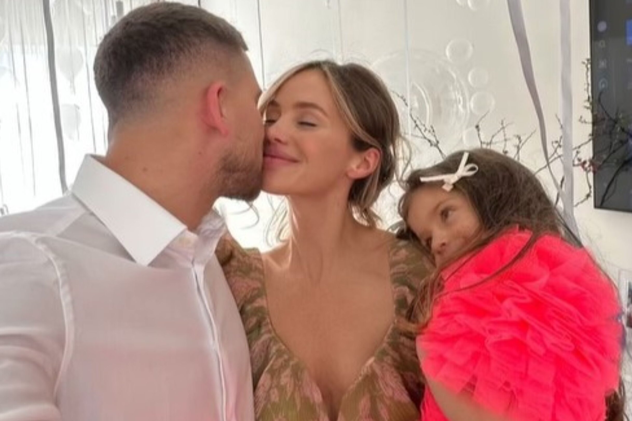 Алекса отпраздновала 4-летие дочери вместе с мужем после отказа развестись с ним