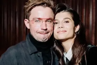 Молодая жена Александра Петрова улетела с ним в Абу-Даби через полтора месяца после родов Молодая жена Александра Петрова улетела с ним в Абу-Даби через полтора месяца после родов