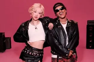 Бруно Марс расплакался после успеха его трека «APT» с Розэ из k-pop группы BLACKPINK Бруно Марс расплакался после успеха его трека «APT» с Розэ из k-pop группы BLACKPINK