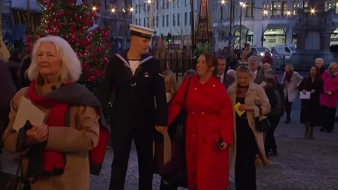 Нажми и смотри