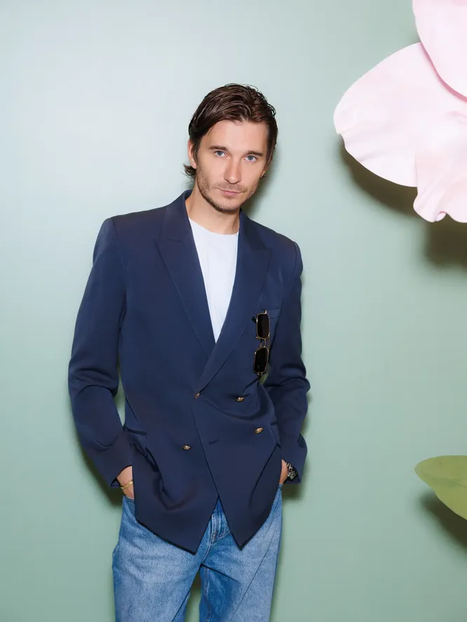 Гриша Супер