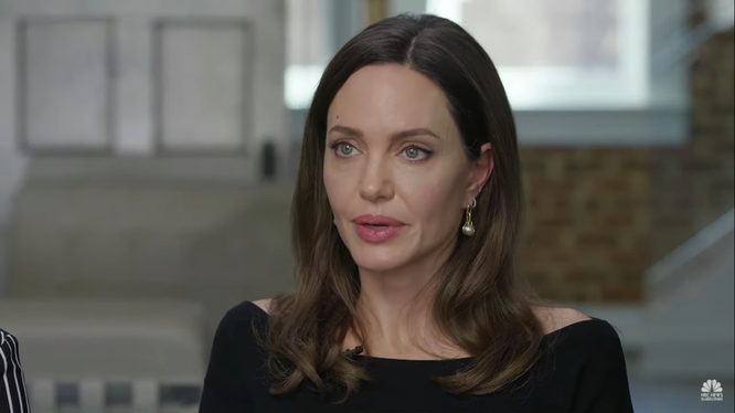 Жас ресейлік жұптың нәзік және тәтті секс Букин порно фильмін онлайн көріңіз