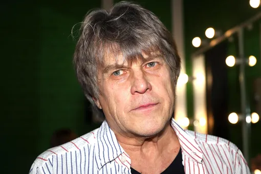 «Околдовала она меня, я полностью находился в ее власти»: Алексей Глызин рассказал, как ушел от жены и сына к любовнице «Околдовала она меня, я полностью находился в ее власти»: Алексей Глызин рассказал, как ушел от жены и сына к любовнице