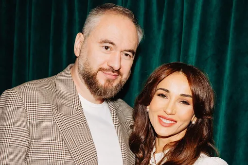 «Я принес Соломону дубайские шоколадки»: жених Анфисы Чеховой на премьере рассказал, как подружился с ее 13-летним сыном «Я принес Соломону дубайские шоколадки»: жених Анфисы Чеховой на премьере рассказал, как подружился с ее 13-летним сыном