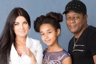 «Навсегда в моем сердце»: дочь и бывшая жена Пьера Нарцисса показали редкие фото певца в день его рождения «Навсегда в моем сердце»: дочь и бывшая жена Пьера Нарцисса показали редкие фото певца в день его рождения