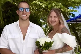 «Я хочу встретить с тобой старость»: звезды «Дома-2» Анна Кобелева и Федор Стрелков сыграли свадьбу на Мальдивах «Я хочу встретить с тобой старость»: звезды «Дома-2» Анна Кобелева и Федор Стрелков сыграли свадьбу на Мальдивах