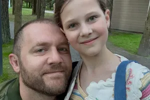 «Я с тобой уже 10 лет!»: Денис Шведов показал трогательные фото с дочерью «Я с тобой уже 10 лет!»: Денис Шведов показал трогательные фото с дочерью