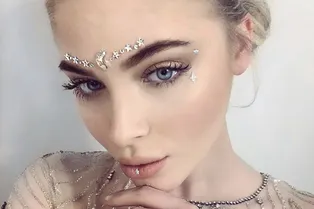 «Очень нежная и красивая»: Алена Шишкова сделала селфи в необычном образе