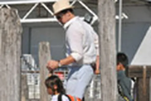 Девочки во Франции, мальчики в Италии Девочки во Франции, мальчики в Италии