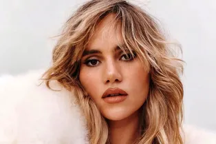 Возлюбленная Роберта Паттинсона показала фигуру в откровенном бикини на курорте через год после родов Возлюбленная Роберта Паттинсона показала фигуру в откровенном бикини на курорте через год после родов