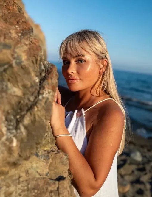 Дана признается, что довольна своей внешностью Дана признается, что довольна своей внешностью