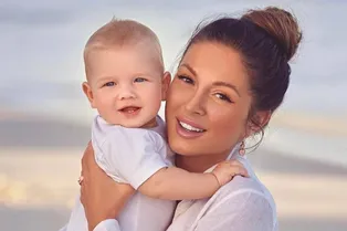 «Интересно, как я меняюсь рядом с тобой»: Нюша поздравила с днем рождения сына, живущего в Дубае с отцом