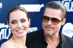 «Сохраняет связь с бывшим мужем»: Анджелину Джоли обвинили в том, что она намеренно затягивает суд с Брэдом Питтом