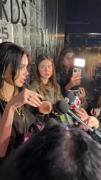 Нажми и смотри