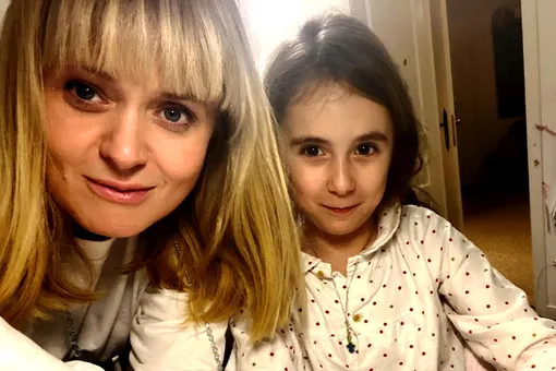 Анна Михалкова снялась в лифте с единственной дочерью Анна Михалкова снялась в лифте с единственной дочерью