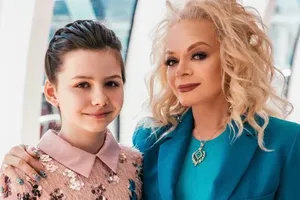 «Рождение Саши окончательно сблизило меня с Линой»: Лариса Долина показала фото с дочерью и внучкой «Рождение Саши окончательно сблизило меня с Линой»: Лариса Долина показала фото с дочерью и внучкой