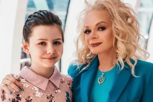 «Рождение Саши окончательно сблизило меня с Линой»: Лариса Долина показала фото с дочерью и внучкой «Рождение Саши окончательно сблизило меня с Линой»: Лариса Долина показала фото с дочерью и внучкой