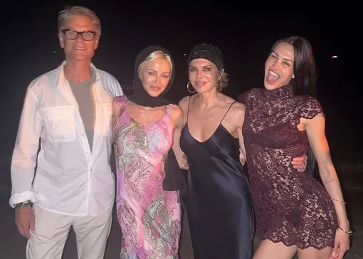 Гарри Хэмлин и Лиза Ринна с дочерьми