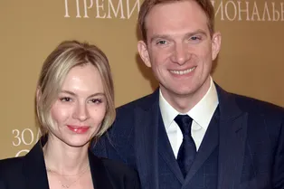 «Девушка из поезда вышла за меня замуж»: Андрей Бурковский рассказал о свадьбе