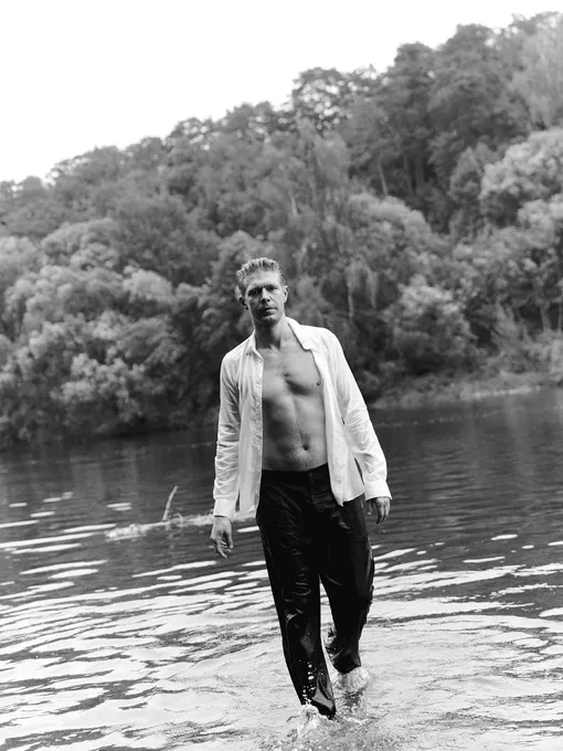 Никита Ефремов в стильном образе