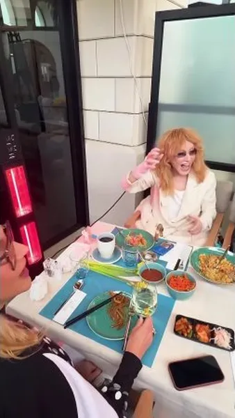 Нажми и смотри