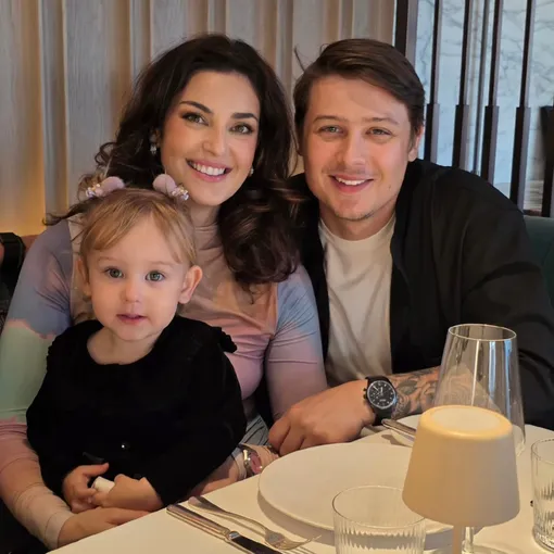 Андрей Канчельскис с женой Екатериной и дочерью Эмилией