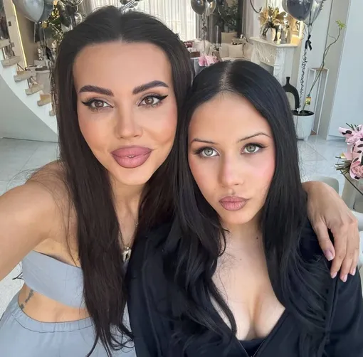 Оксана Самойлова и ее дочь Ариела