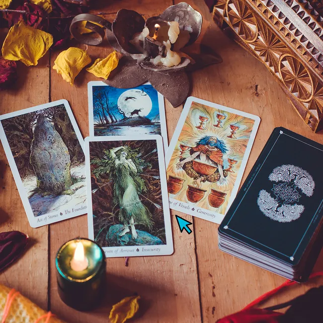 Расклад Таро для всех знаков зодиака на декабрь 2025