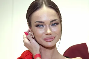 Яна Кошкина показала сексуальную фигуру в бикини на курорте после скандалов на шоу «Сокровища императора» Яна Кошкина показала сексуальную фигуру в бикини на курорте после скандалов на шоу «Сокровища императора»